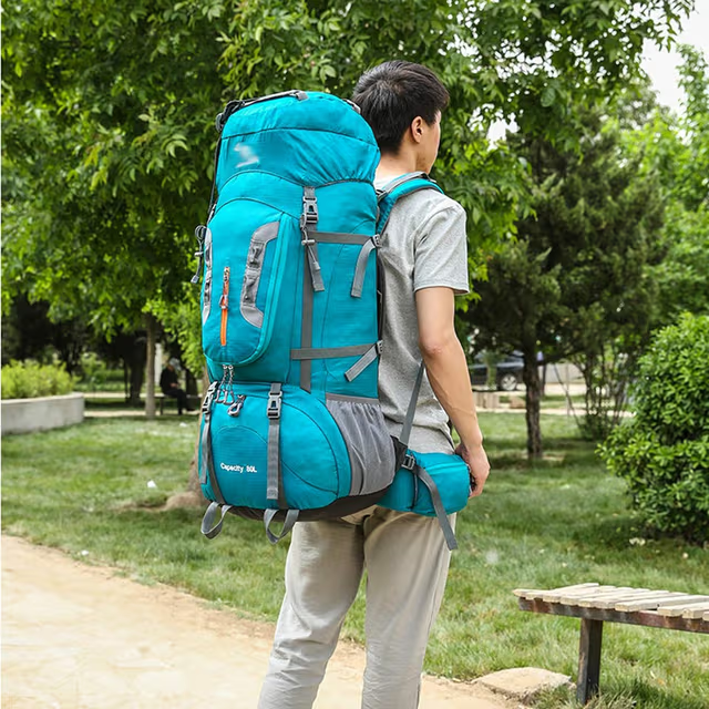 Sac à dos randonnée professionnel 80 L étanche, système de soutien dorsal léger