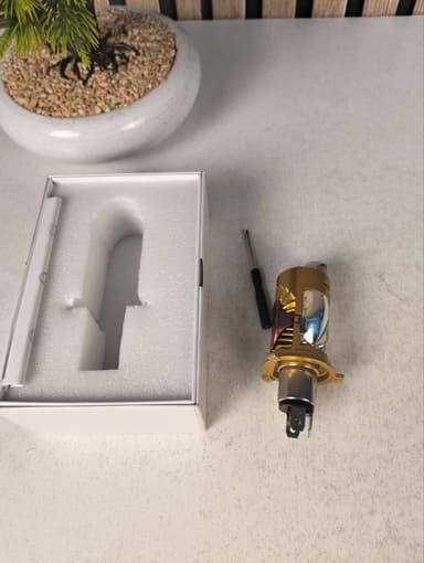 Ampoule LED H4 Pour Phare Universel Moto Technologie Double Lentille - مصباح ليد للمكابح والمصابيح الأمامية بعدسة مزدوجة مطورة