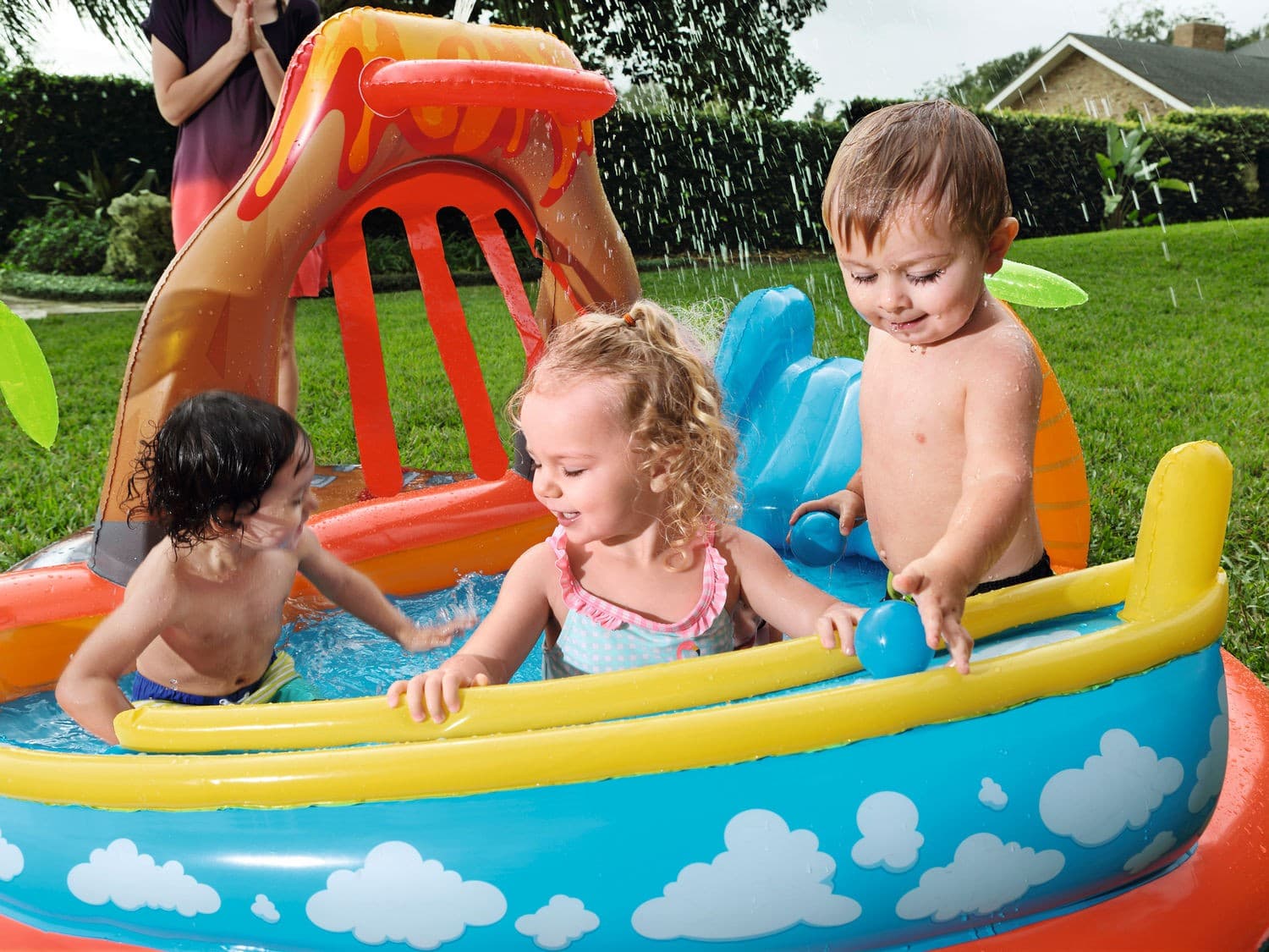 Air de Jeux Gonflable Bestway 53069 Lava Lagoon Toboggan Amovible et Fontaine à Eau - مركز الألعاب المائي المتكامل للأطفال