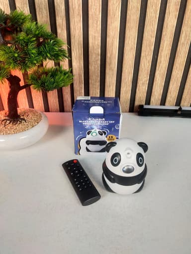 Projecteur de Galaxie et Veilleuse Panda Intelligente Bluetooth avec 15 Effets Lumineux - جهاز بروجكتر المجرات بشكل باندا مع مكبر صوت